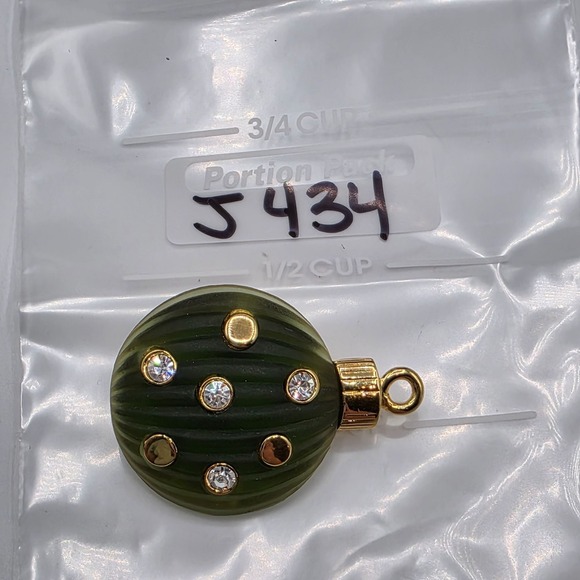 Vintage Liz Claiborne Ornament Pendant Brooch Green Crystal Gold Tone Designer - Picture 7 of 7